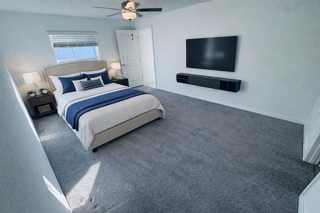 4 bed, 2.0 bath, 1935 sqft, $2,500 — Photo 3