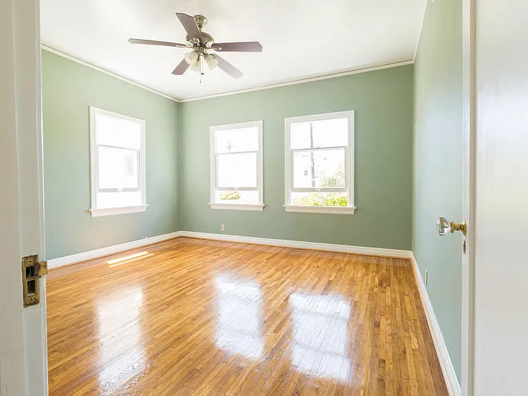 1105 S Cloverdale Ave — Photo 17