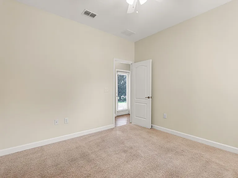 1317 Gleneagles Ln — Photo 24