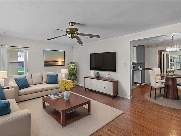 5th image of 327 NE 6th Ave