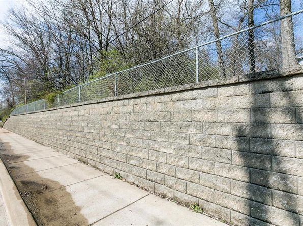 740 Forest Ave, Valley Park, MO 63088