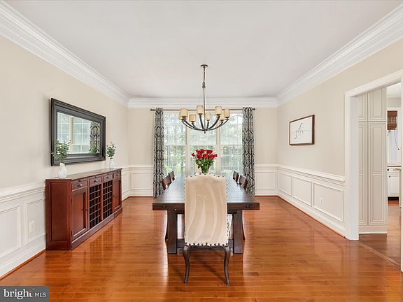 5th image of 15047 Medinah Ct