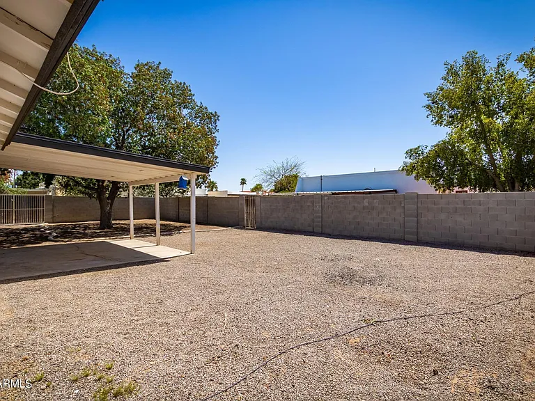 855 E Viola St — Photo 65