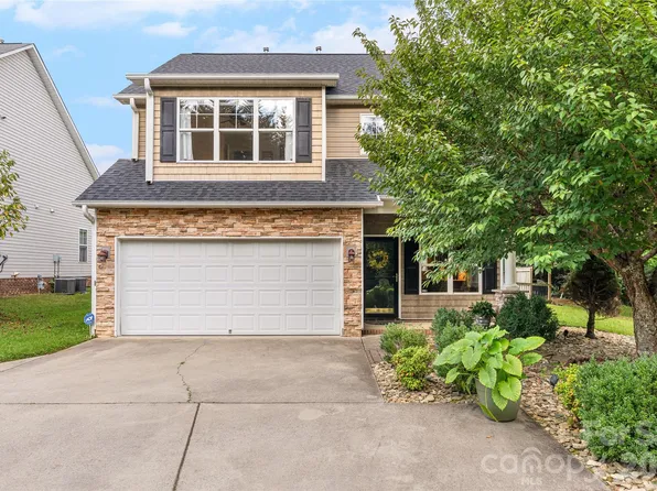 16 Holmes Ln, Arden, NC 28704