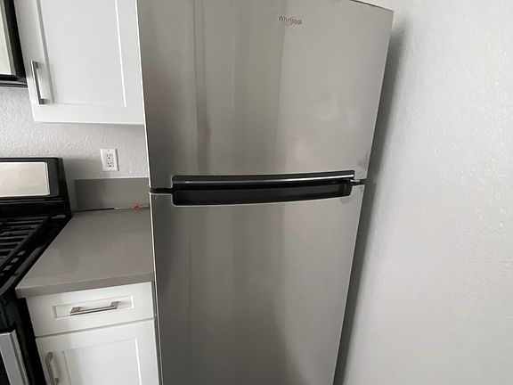 4th image of 13049 Oxnard St Unit 1