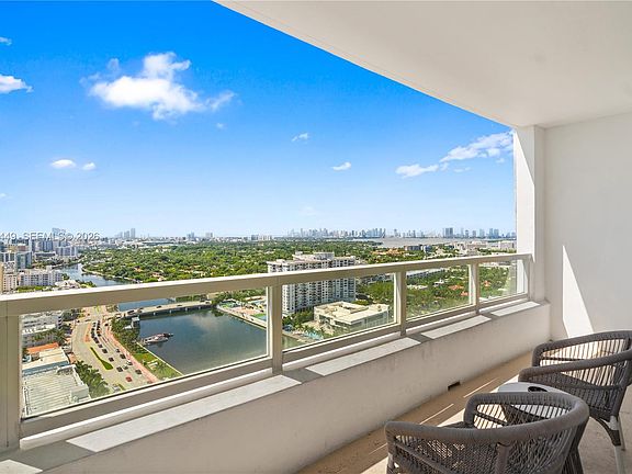 5th image of 4401 S Collins Ave #2712