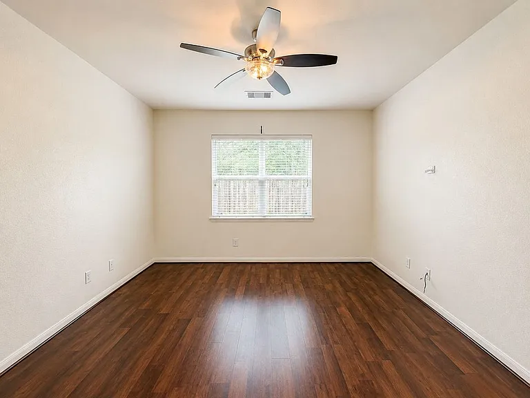 8739 Leclaire Meadow Dr — Photo 11