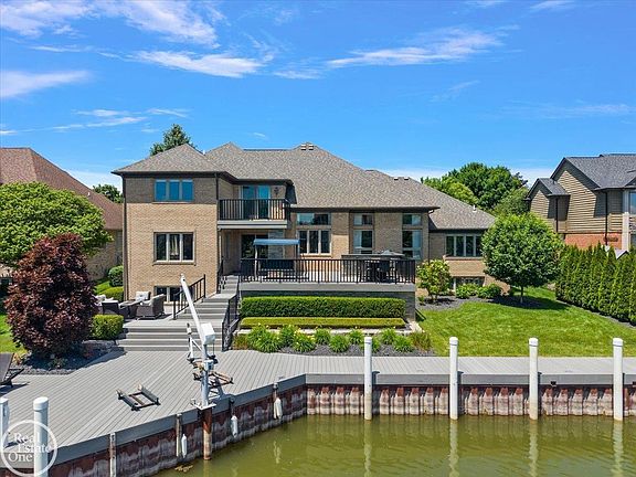 3rd image of 49572 Compass Point Dr