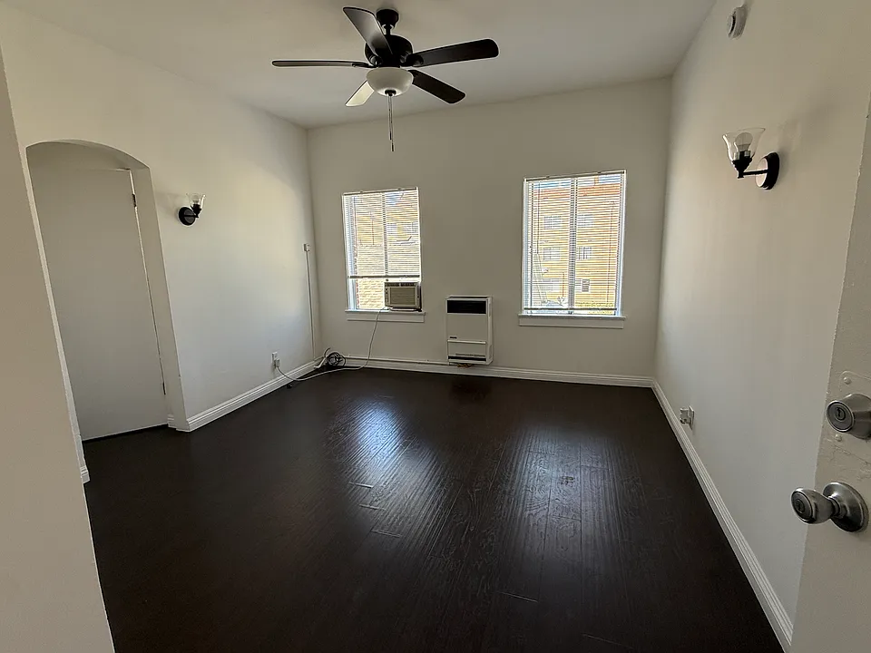 832 Fedora St #305