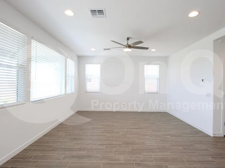 8239 E Petunia Ave — Photo 35