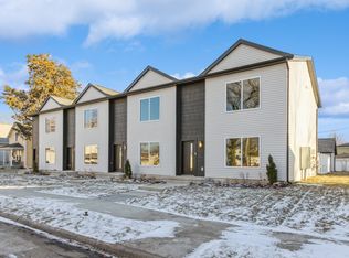 415 C Ave NW #4, Cedar Rapids, IA 52405