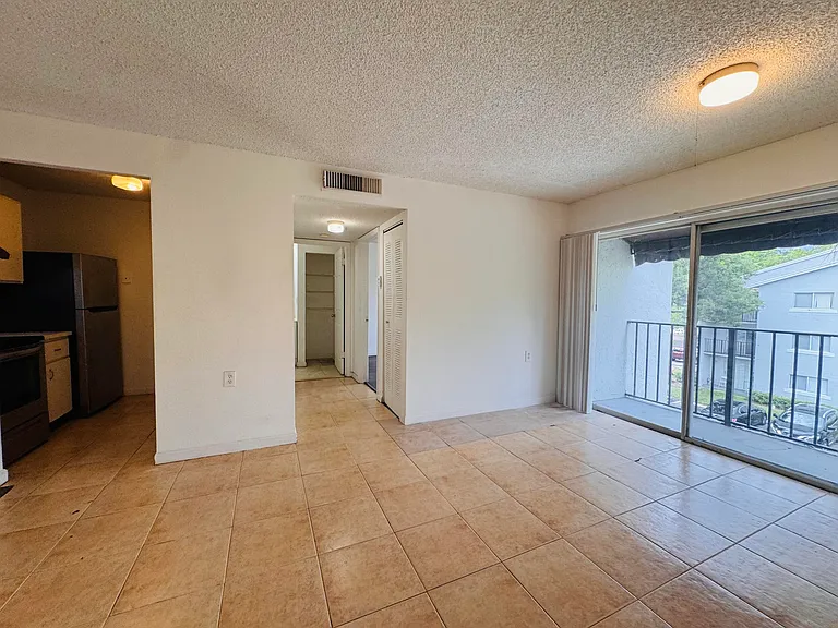 1068 N Benoist Farms Rd #302 — Photo 7