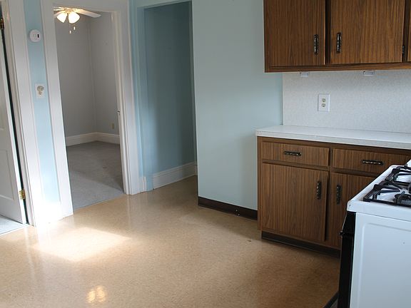 5th image of 23 Delmar Ave