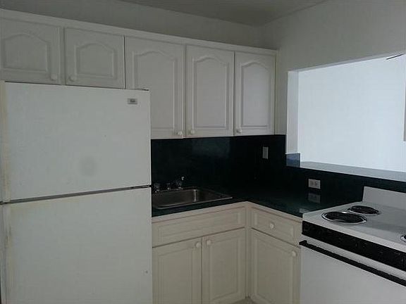 5th image of 1441 Lincoln Ct #315