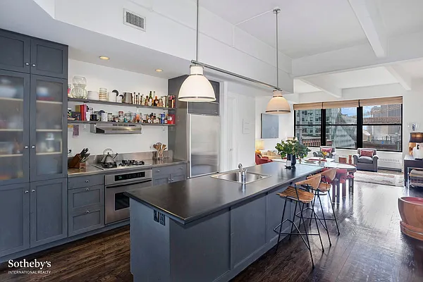 Sold by Sotheby's International Realty | media 3