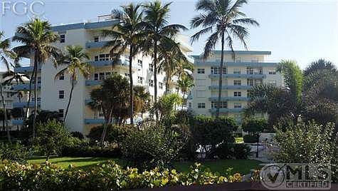 3rd image of 220 Seaview Ct APT 301