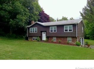 77 Old Country Ln, Milford, CT 06461