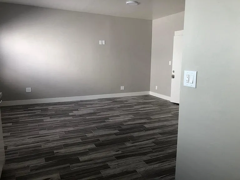 635 Elm Ave #19 — Photo 5