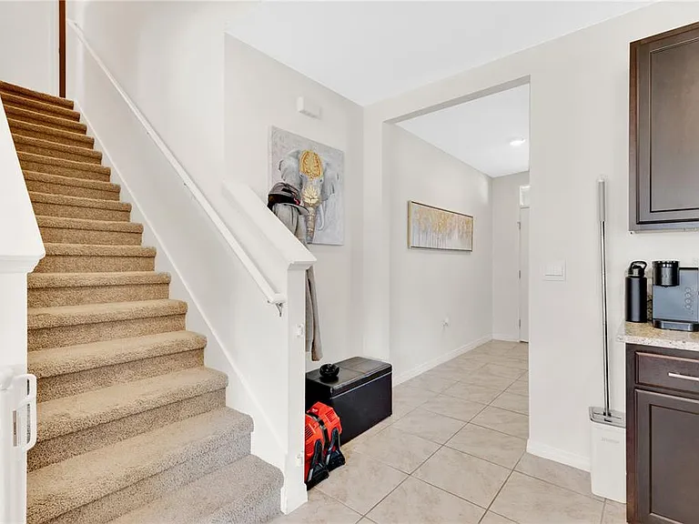 831 Turner Ln — Photo 10