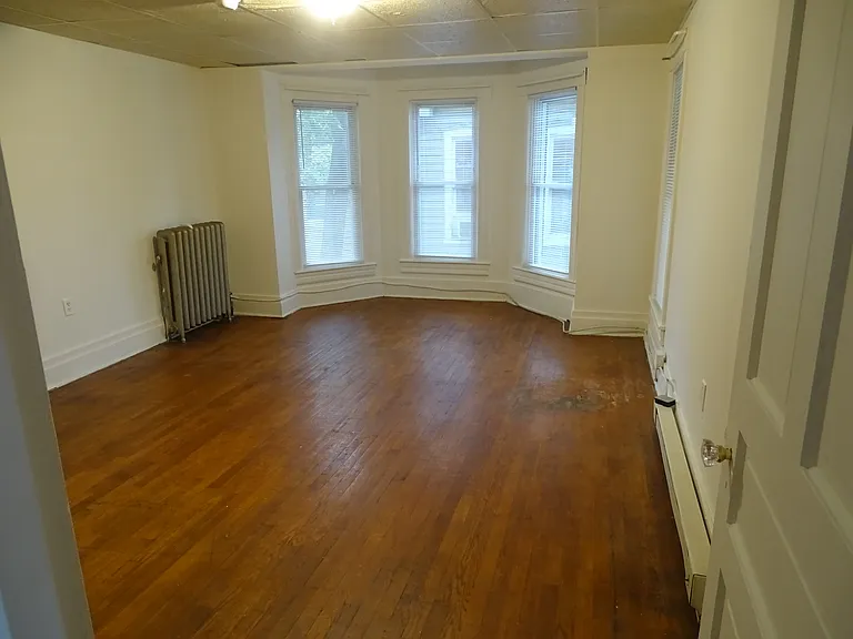 435B Winchester Ave — Photo 14