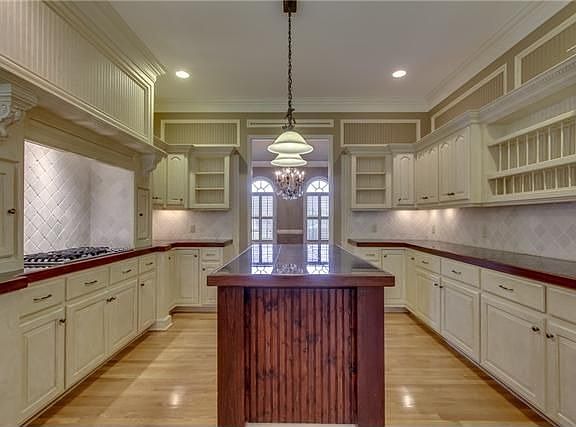 4th image of 801 Stalcup Ct