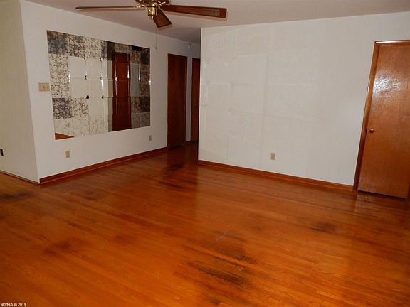 2nd image of 195 Economy St