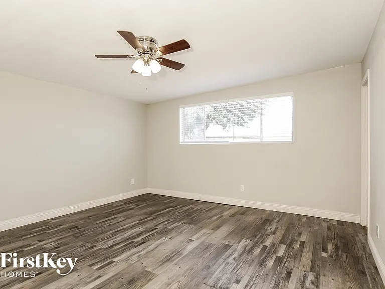 3718 W Townley Ave — Photo 7