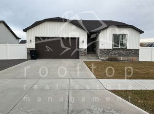 4021 Rich Ln, Ammon, ID 83406