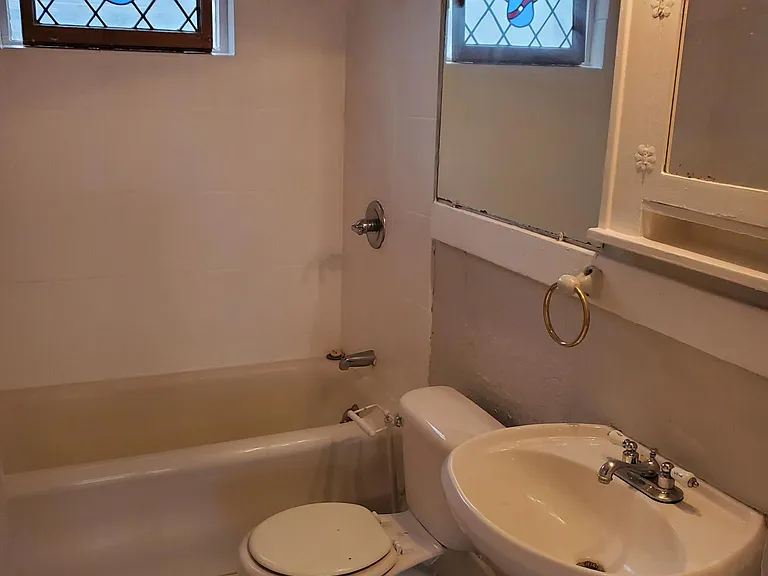 2111 N Fitzhugh Ave — Photo 14