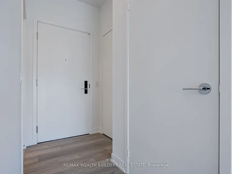 285 Dufferin St #1103 — Photo 24