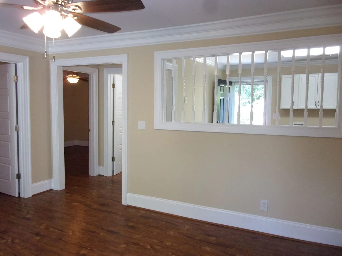 Beautifully Landscaped 2 Bedroom 1 Bath Home in College Park — Photo 4