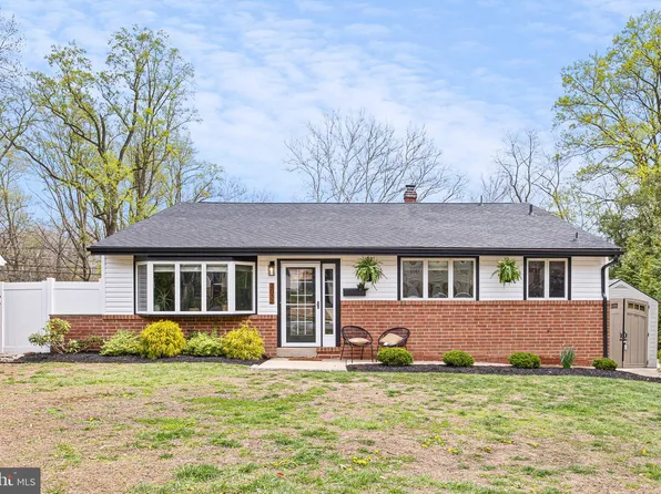 2032 Wildwood Dr, Wilmington, DE 19805