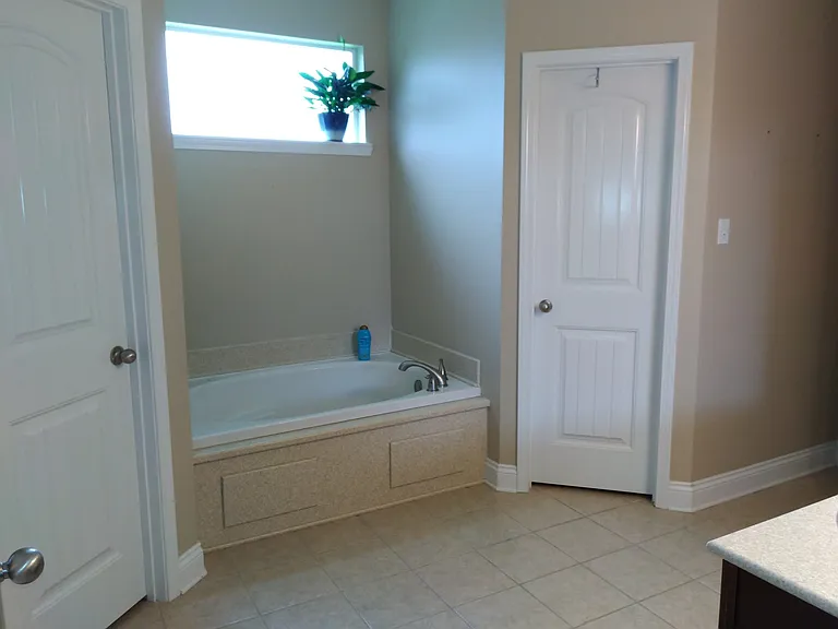 1205 Commanche St — Photo 6