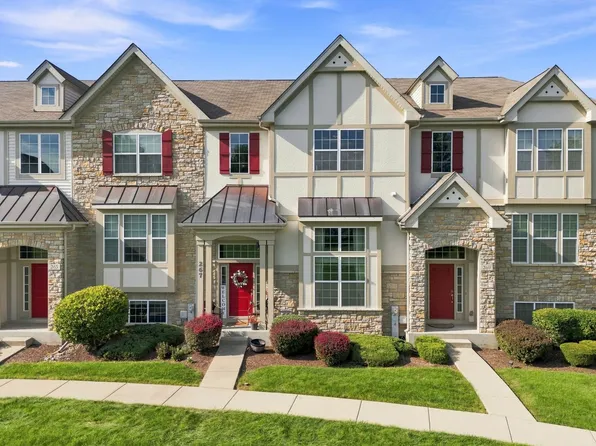 267 Garrett Cir, Carol Stream, IL 60188
