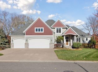 1095 Scarborough Ln, Woodbury, MN 55125