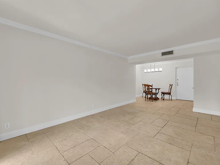 490 NW 20th St #1140 — Photo 12