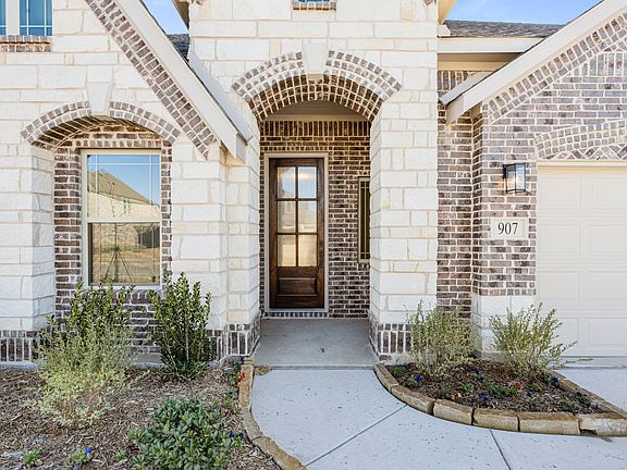 4th image of 907 Willowbanks Dr