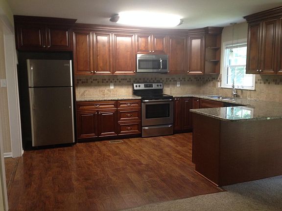 Updated Kitchen with Stainless Steel Appliances