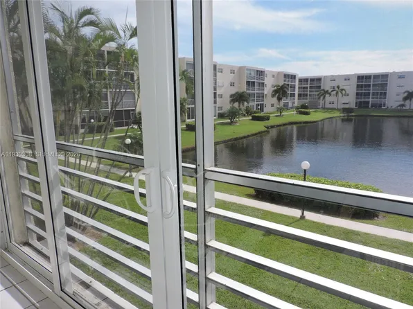 324 SE 10th St APT 207, Dania Beach, FL 33004