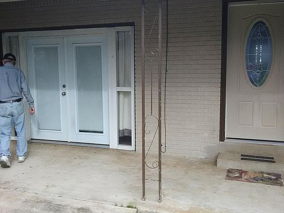2nd image of 609 Pine Ln