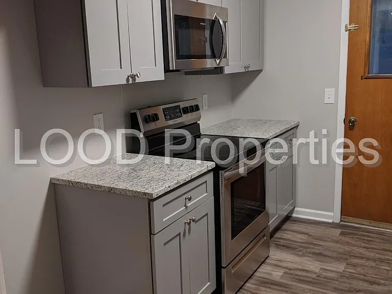 3424 Harding Ave — Photo 2