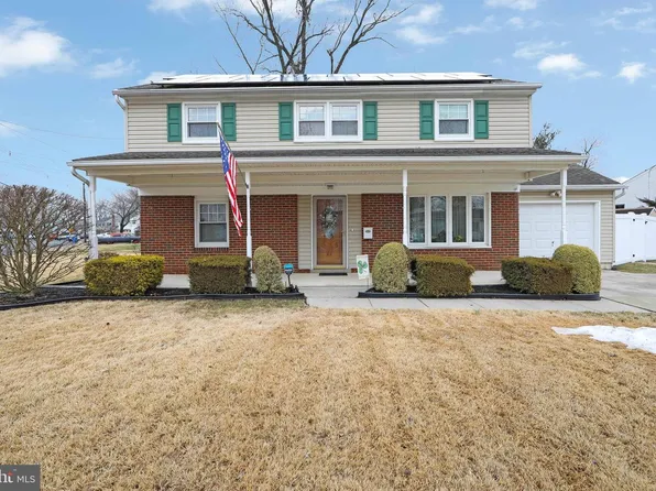 11 Heritage Rd, Marlton, NJ 08053