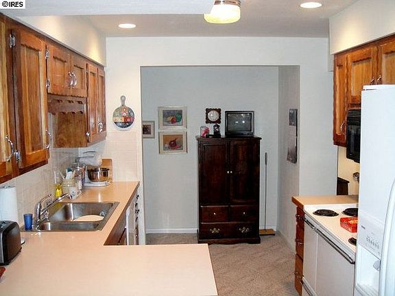 5th image of 717 Greenfield Ct