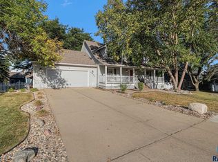 4805 S Woodwind Ln, Sioux Falls, SD 57103