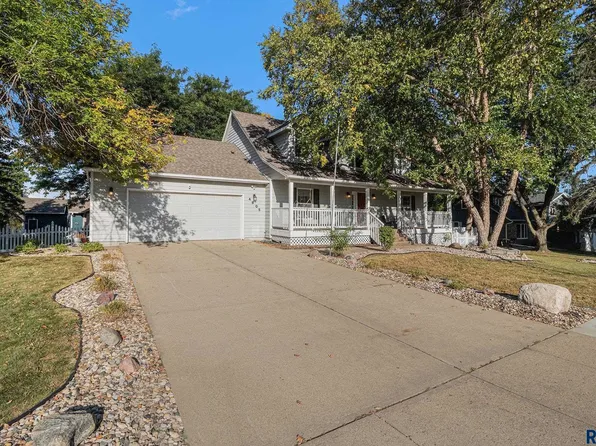 4805 S Woodwind Ln, Sioux Falls, SD 57103