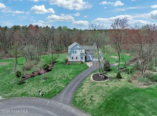 5 Pickett Ln, Rexford, NY 12148