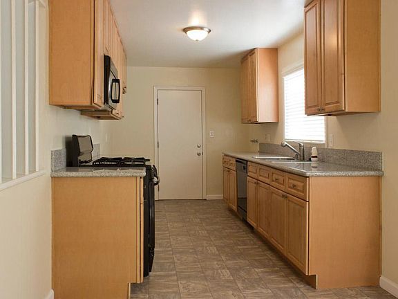 4th image of 4983 N F St