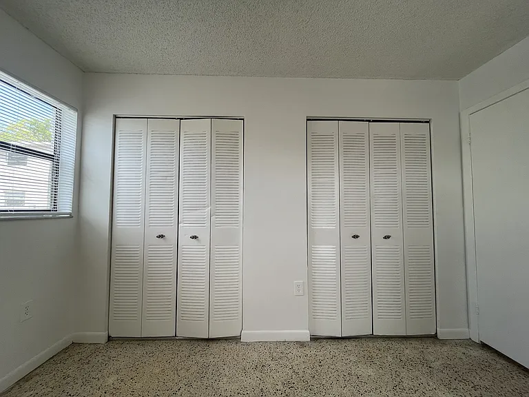 142 SW 18th Ave #20 — Photo 8