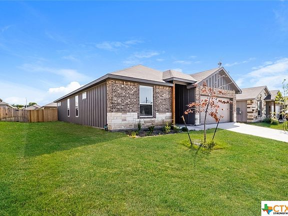 3rd image of 714 Freedom Cir