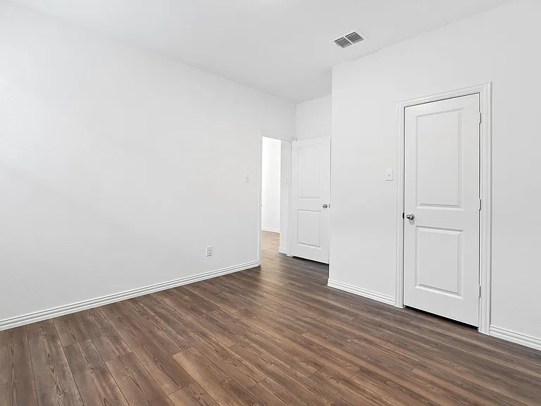 764 Hawthorn St — Photo 12